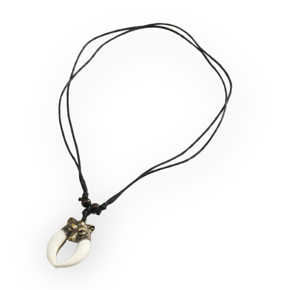 wolf Fang Necklace - Bronze - Picture 3 of 3